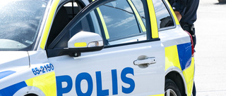 Polisen tog sig in i mannens lägenhet