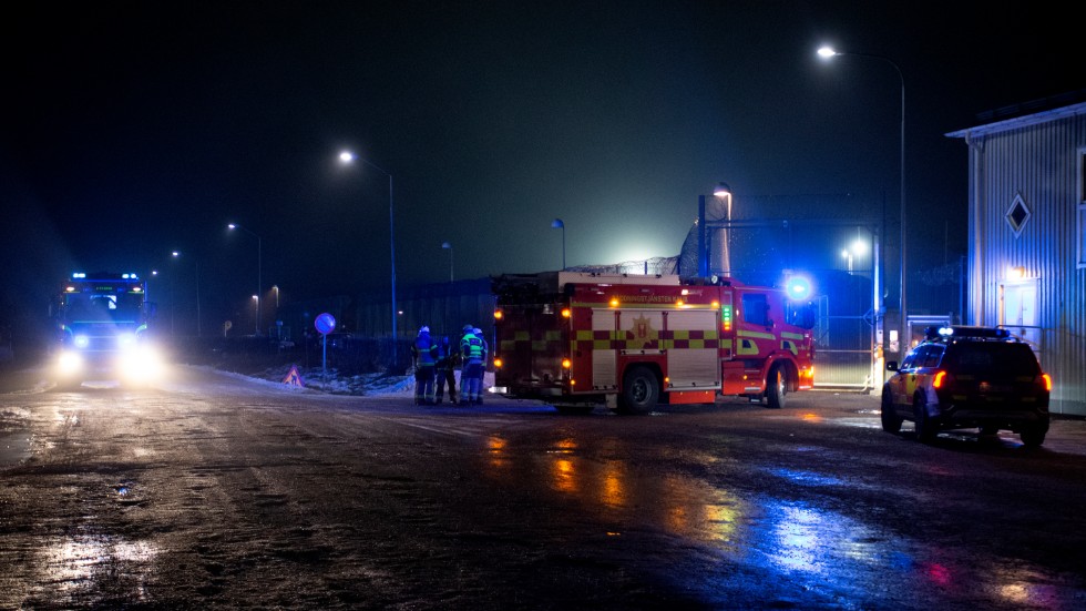 Brandkår på plats vid Johannisbergs ungdomshem i Kalix. 