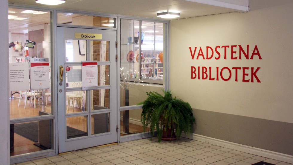 Vadstena bibliotek har nu börjat med take-away. Låntagarna kan på detta sätt låna böcker med mera utan att besöka biblioteket.