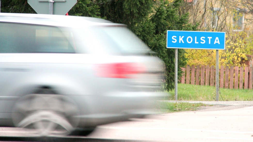 Anhöriga till barn på Skolstaskolan har konstaterats vara smittade av coronaviruset.