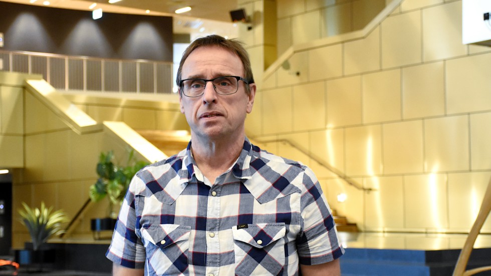 "Om vi skulle få sjukdomen så kommer vi adressera resursförstärkningar dit", säger Håkan Dahlqvist, förvaltningschef om personalminskningen. 