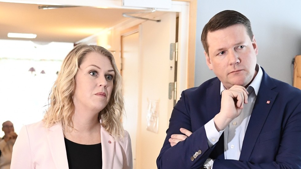 Socialminister Lena Hallengren (S) och Kommunals ordförande Tobias Baudin. Arkivbild.