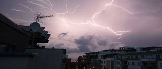 Kraftiga regn- och åskskurar drog in