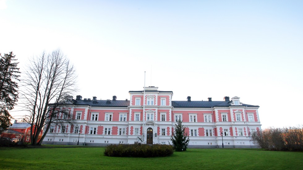 Lennings sjukhem, som grundades år 1884, är en älskad byggnad med oviss framtid.