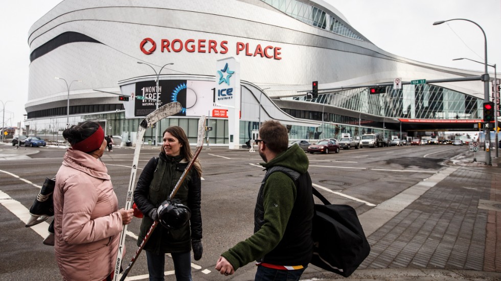Provinsen Albertas ledare vill att NHL ska undantas från de kanadensiska reserestriktionerna så att Edmonton kan få arrangera slutspelsmatcher i sin arena Rogers Place. Arkivbild.