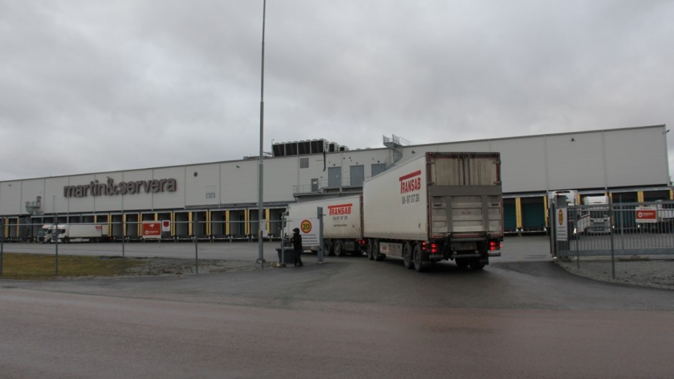 Martin & Servera har varslat personal på fyra lager, bland annat det i Enköping.