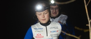 Ungdomar sköter night trail-succé