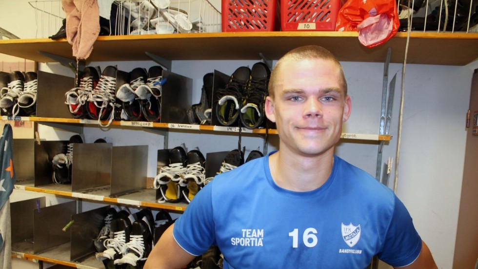 Erik Litzén har bestämt sig för att sluta elitsatsa på bandyn. Jobb och familj är det som kommer att gå först framöver. IFK Motalas förre lagkapten flyttar till Växjö i juni och blir snart klar med sin lärarexamen.