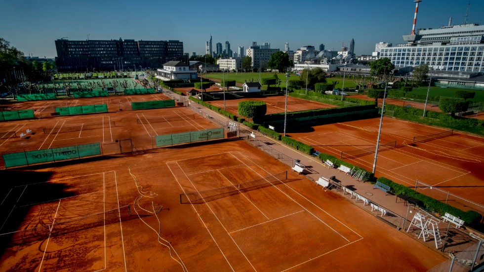 Spelbolaget Kindred har påverkats av att olika idrottsevenemang ställts in. På bilden tomma tennisbanor i Tyskland.