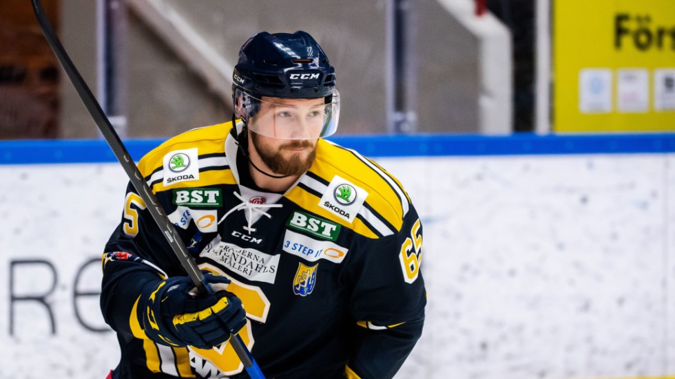 På onsdagen blev det officiellt att Motalakillen Anton Blomberg byter ishockeyklubb från Södertälje SK till Västerviks IK.