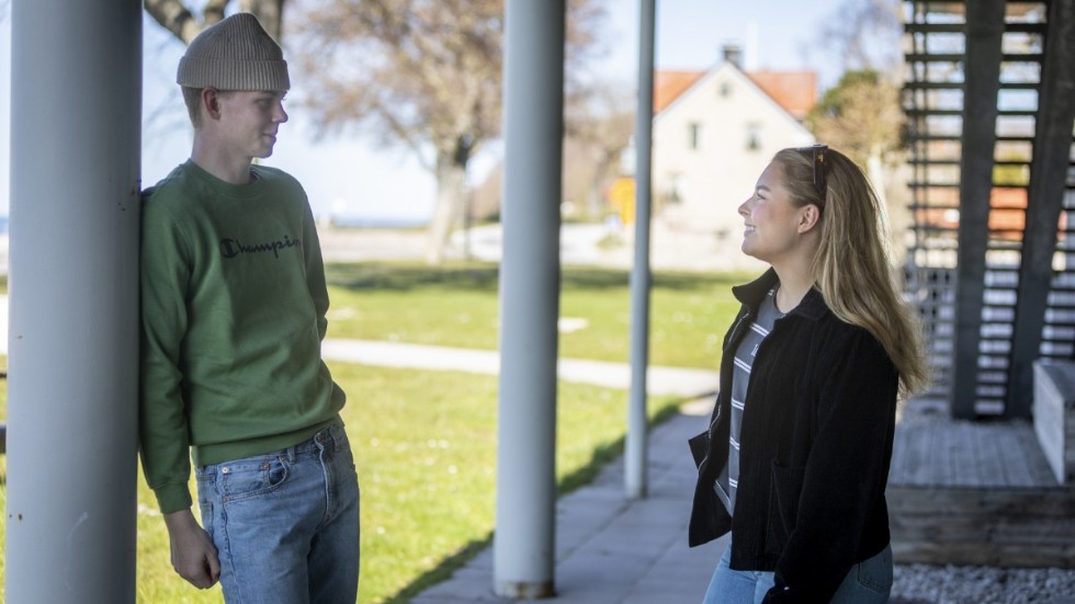 Både Elmer Ogestad och Olivia Qvist har förståelse för att läget är som det är. Men menar att det är viktigt att få ett ordentligt avslut på sina studier. 