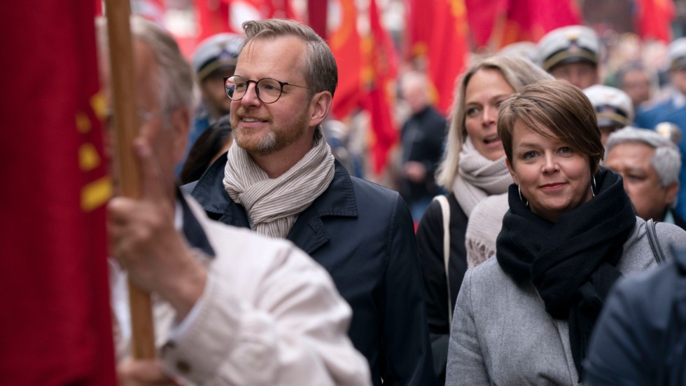 I år blir det inget tåg för Mikael Damberg och de övriga S-ministrarna. Dock en utredning som syftar till marknadshyror. 