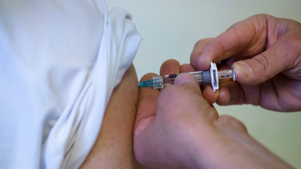 Första, andra eller tredje? Region Sörmland fortsätter fylla på med vaccin bland befolkningen.