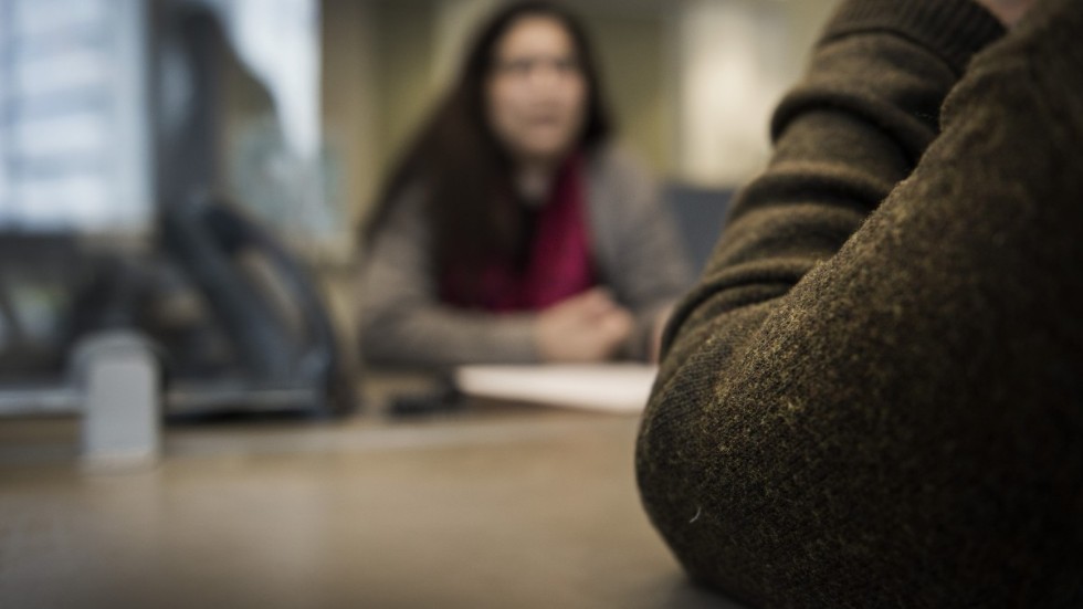 "En stabil migrationspolitik ger förutsättningar för rättssäkerhet och hållbarhet. Det är främst de nyanlända som kommer i kläm när regler ändras hela tiden", menar ledarskribenten.