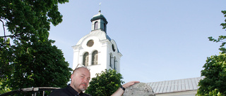 Breds kyrka gav inspiration till Håkans roman