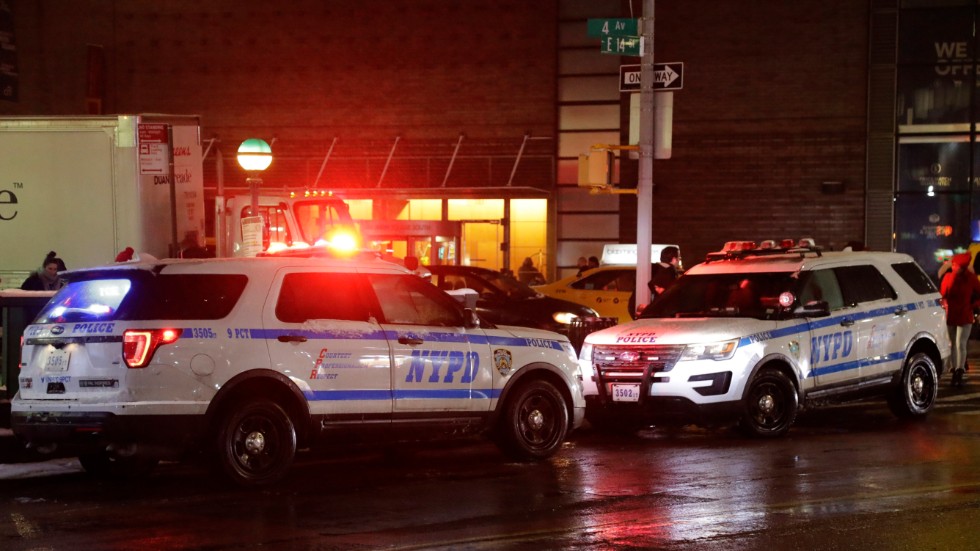 Nent Group, som driver tv-kanalerna TV3, TV6 och TV10, stoppar sändningarna av den amerikanska tv-serien ”Cops". Arkivbild.