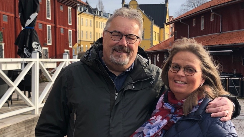 Kjell-Åke och Margaret Boberg är hemma igen efter nära en månad på Cypern, varav två veckor i karantän på ett hotellrum.