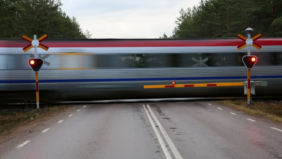 Fria resor med både buss och tåg för skolungdomarna i Hultsfreds kommun blir verklighet i sommar. Politikerna tog beslut om att satsa en dryg halvmiljon på sommarlovsbiljetter.