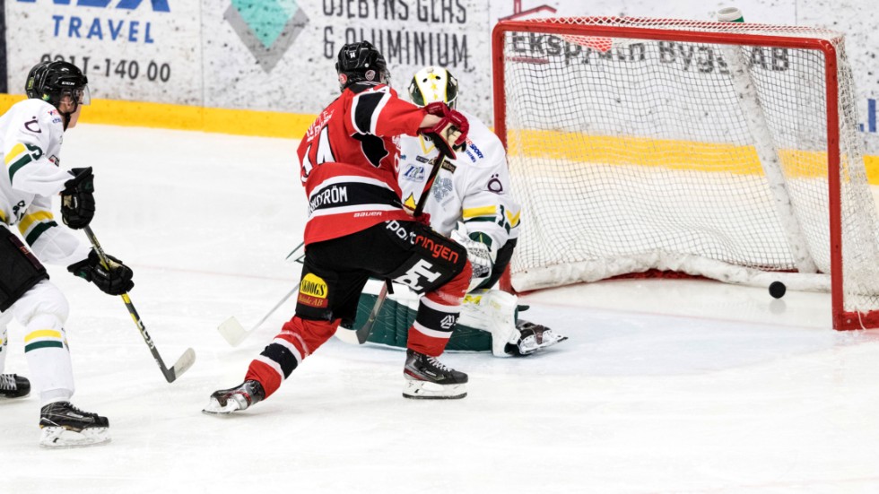 Piteå Hockey vände och vann mot Östersund.