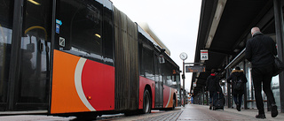 Bilförare lät inte buss åka – anmäls