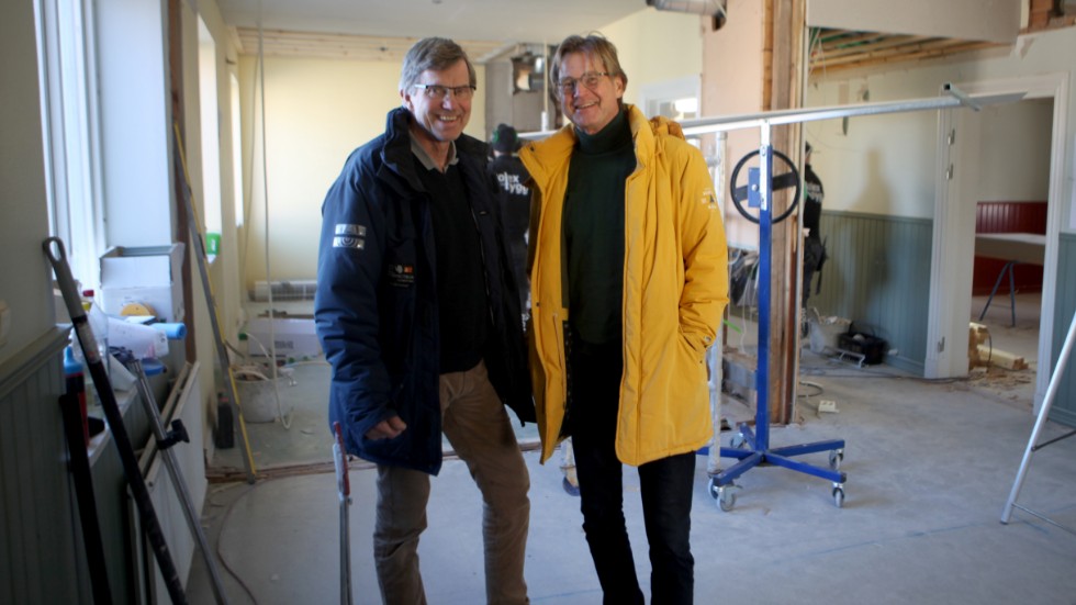 Curt Cedergren, t.v. och Håkan Onsjö, t.h. står bakom bygget av lägenheter i Klintehamn.