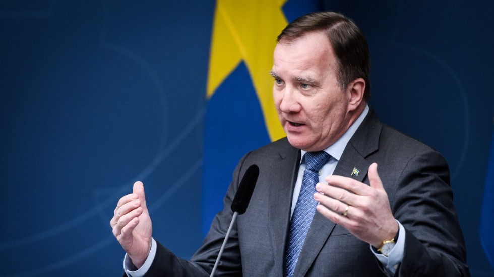 Statsminister Stefan Löfven (S) vill inte att seniormatcher i fotboll ska spelas. Arkivbild.
