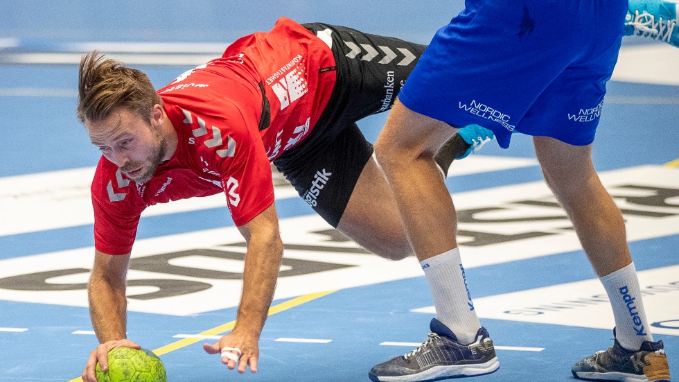 Robin Andersson Dickfors comeback blev ingen rolig historia för honom. "Sex minuter, två assists, offrade mig för laget och axel ur led är en bra summering", säger Robin. (arkivbild)
