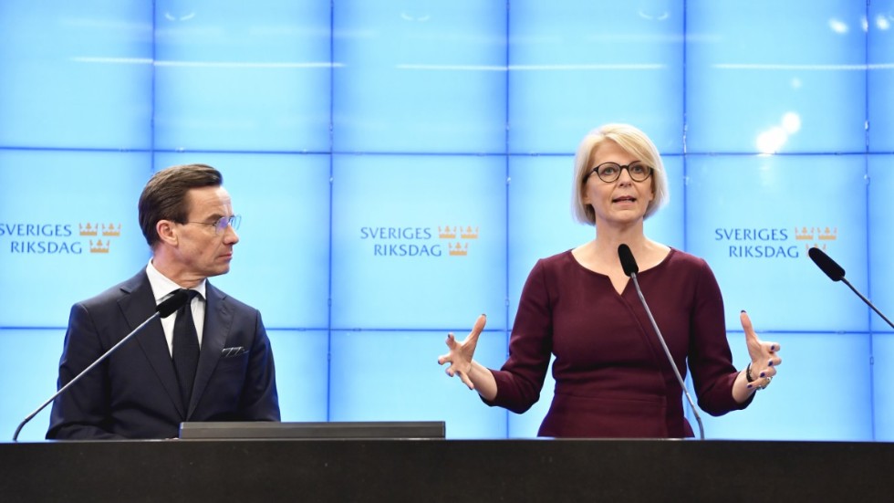 Moderaternas partiledare Ulf Kristersson och ekonomisk-politiska talesperson Elisabeth Svantesson. Arkivbild.