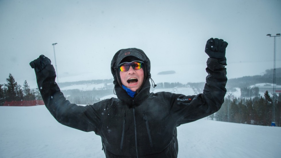 Vid lunchtid på måndagen var Mattias Andersson i mål. Då hade han avverkat 8 873 höjdmeter sedan i fredags. 25 mer än Mount Everests 8 848 ...