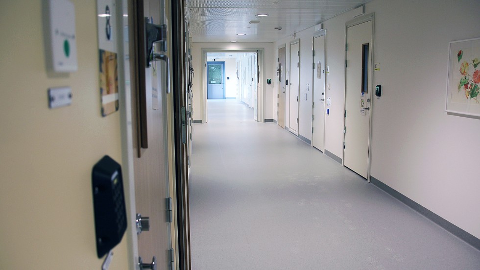 En patient på Rättspsyk i Vadstena har dömts efter våldsamheter på kliniken.