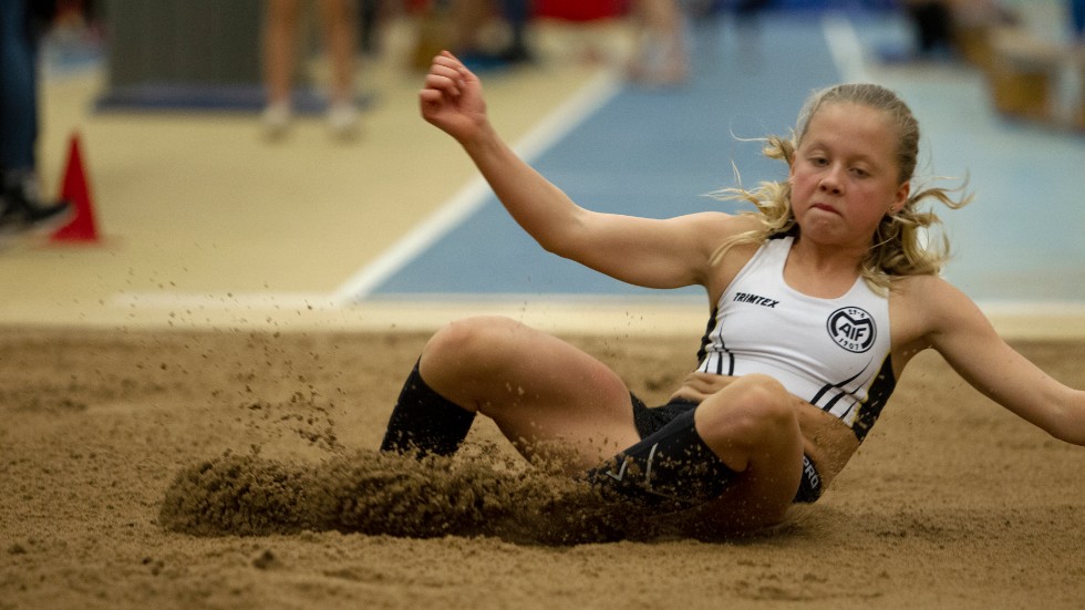 Lina Ånstad var en av flera Maifare som slog personliga rekord. Lina gjorde det både i längdhopp och på 60 meter.