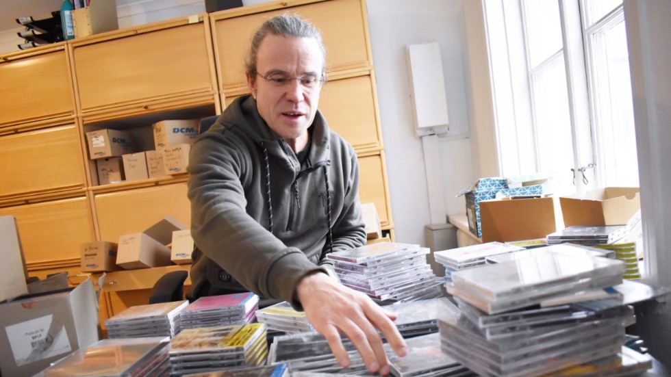 Joakim Wallström håller på att stänga A West Side Fabrications kontor – men skivbolaget fortsätter 