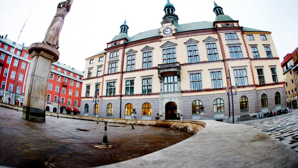 För att förändra Eskilstunas situation med segregation, arbetslöshet och kriminalitet så måste den politiska grundplåten bytas ut, skriver Adam Marttinen, Sverigedemokraterna.