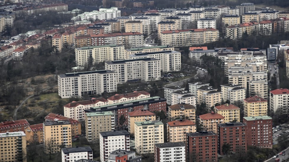 Regeringen ska utreda friare hyror i nyproduktion.