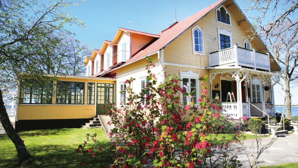 Pensionat Warfsholm byggdes 1899 och har fungerat som just det sedan dess.                   