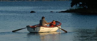 Fastkedjad roddbåt försvann från stranden