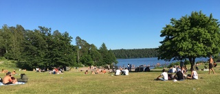 Då öppnar baden och glasskioskerna