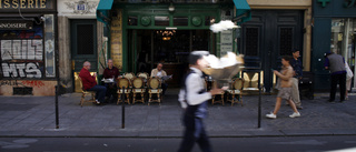 Pariscaféer får breda ut sig när staden öppnar