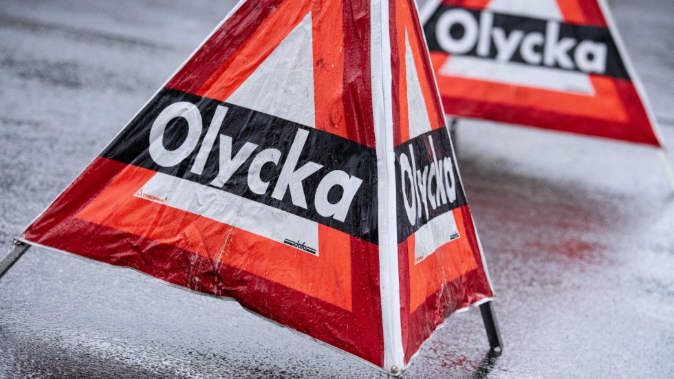 Halkan ställer till det på riksväg 50.