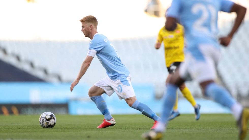 Malmö FF:s Anders Christiansen, ny lagkapten efter pensionerade Markus Rosenberg, satte 1–0 till skåningarna i den allsvenska premiären hemma mot Mjällby.