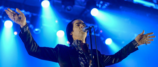 Nick Cave skjuter upp Sverigebesöket ett år