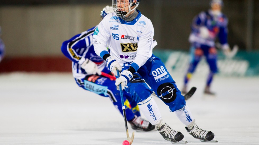 Aldrig har han grubblat så länge innan han tog beslut. Men nu har Viktor Spångberg bestämt sig för att spela vidare i IFK Motala.