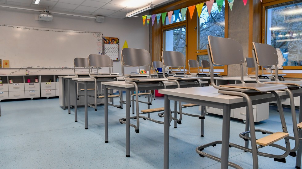 " Barn och vuxna har rätt till nödvändig vård. Barn har rätt att gå i skolan" skriver insändarskribenterna. Arkivbild