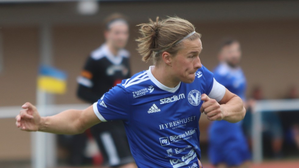 Niklas Rautiainen är klar för en säsong till som spelande tränare i Värmbols FC.