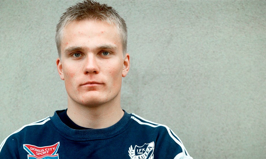 Peter Hedström, IFK Luleå, inför ett derby mot Luleå FF 2001. En säsong som blev mittbackens sista säsong. Han tvingades lägga av efter sviterna av flera hjärnskakningar 23 år gammal. 