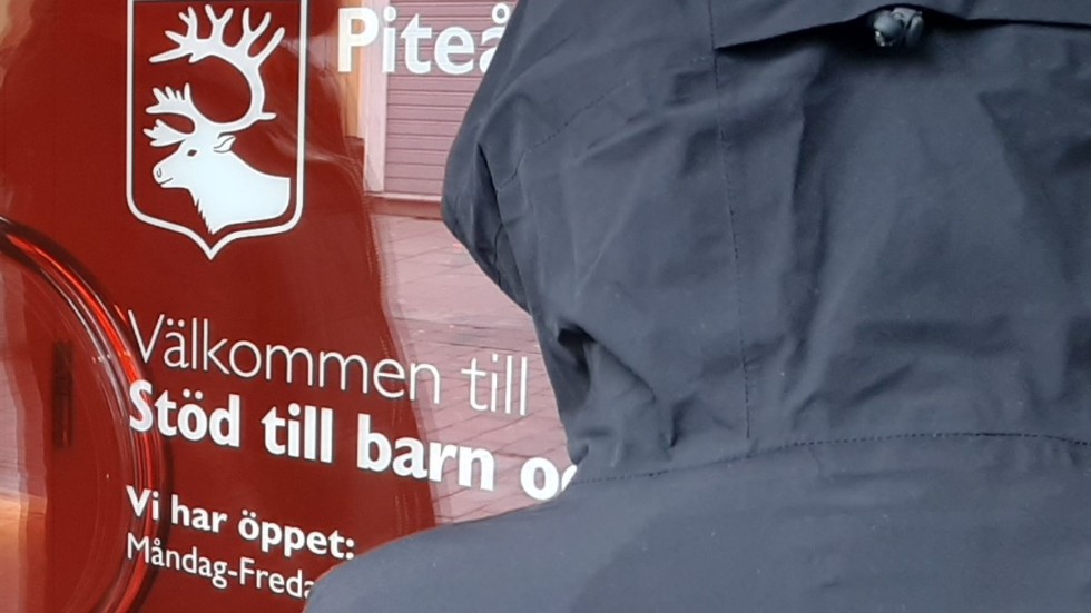 Hit, till socialtjänstens stöd till barn och familjer, har mamman sökt sig många gånger men upplever att hon inte får någon konkret hjälp.