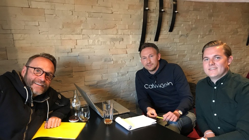 Mattias Rydén, Sebastian Hagård och Anton Nydén ska träna Ljungsbrolaget Bergs IK i ettan. På tisdagen var det planeringsmöte i Motala.