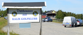 Kommunens upphandling av golfbanan kritiseras