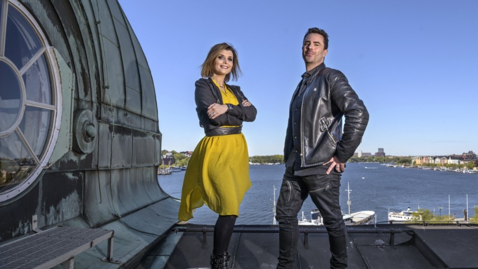 Författarparet Elias och Agnes Våhlund har skrivit barnboksserien "Handbok för superhjältar" och är just nu aktuella med seriens femte del.