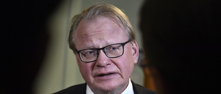 Hultqvist siktar på försvarsuppgörelse 